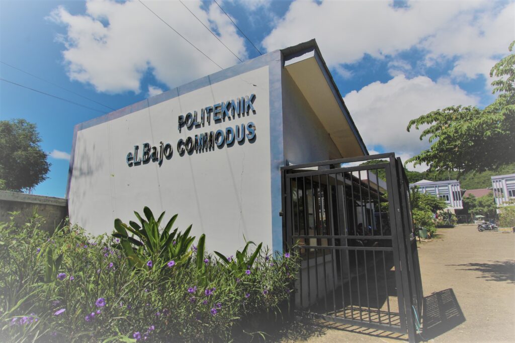 Gedung Politeknik eLBajo Commodus