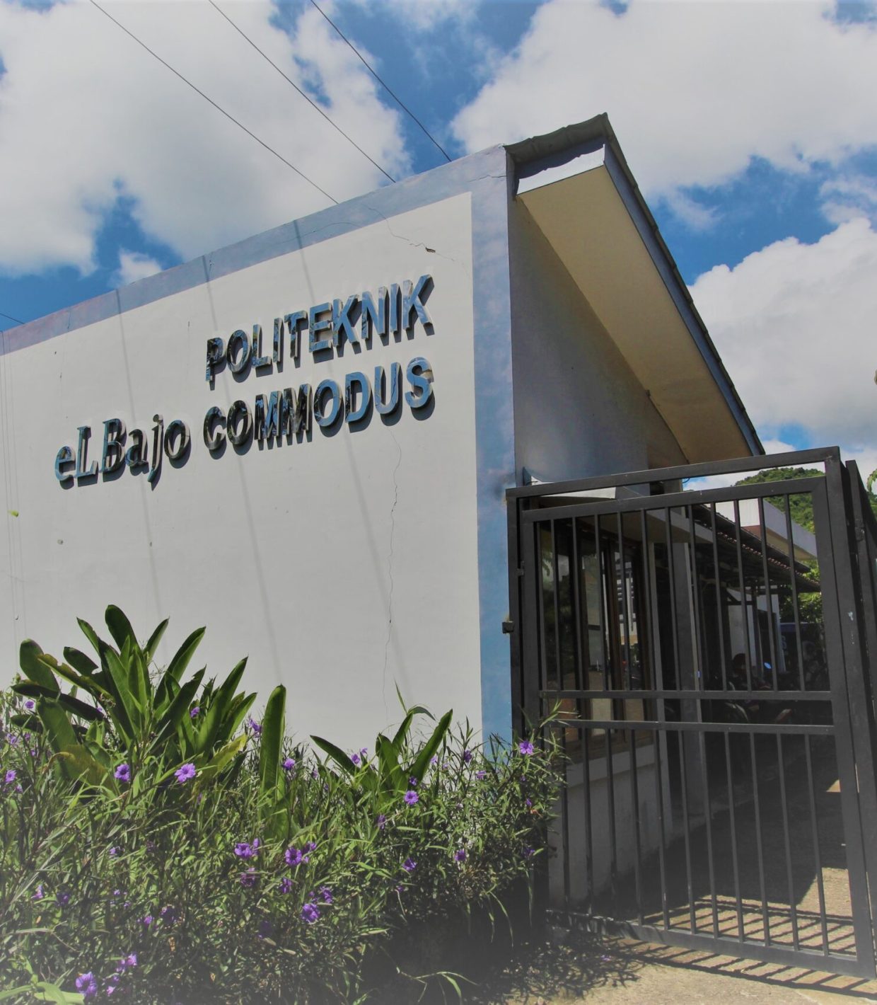 Gedung Politeknik eLBajo Commodus